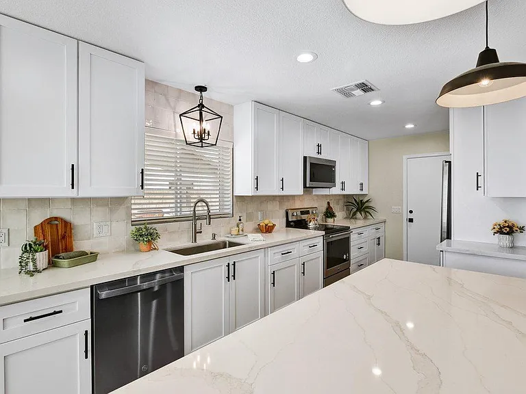 7331 W Windrose Dr — Photo 5