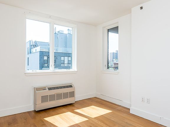 2nd image of 387 Franklin Ave APT 103
