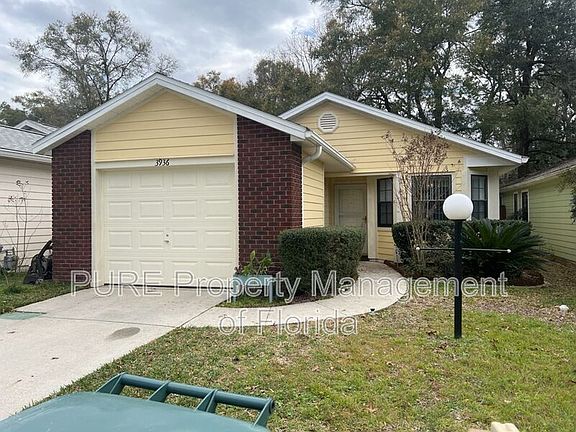 2nd image of 3936 NE 21st Ln