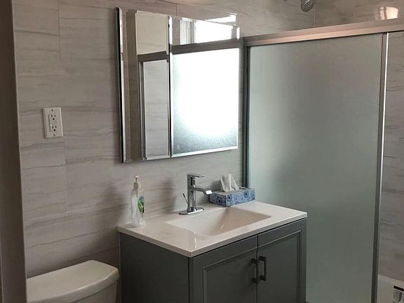 3rd image of 3250A Fairmount Ave