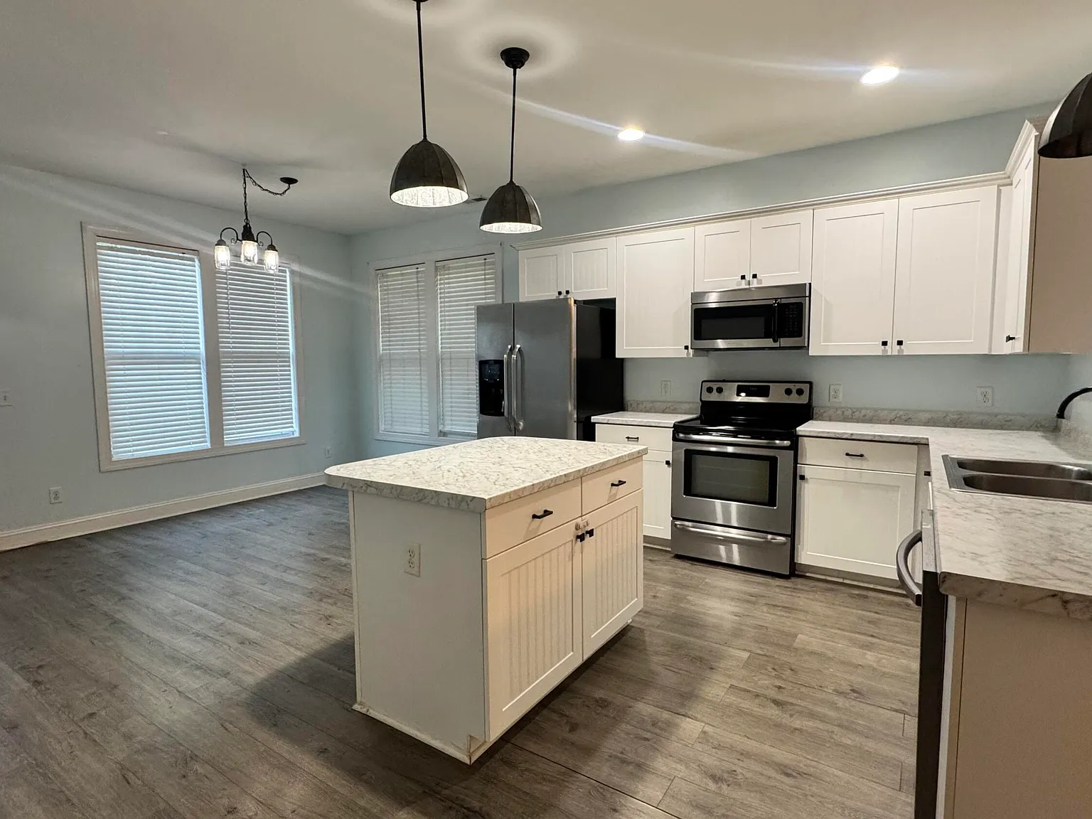 3 bed, 2.0 bath, $1,650 — Photo 3