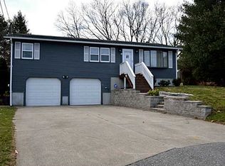 29 Geranium Cir, Cranston, RI 02920