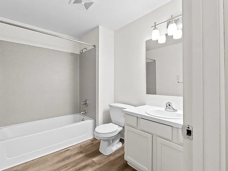 Spacious 2x2 Apartment Homes in Central Tacoma! — Photo 37