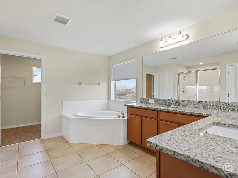 13441 Palmera Vista Dr — Photo 24