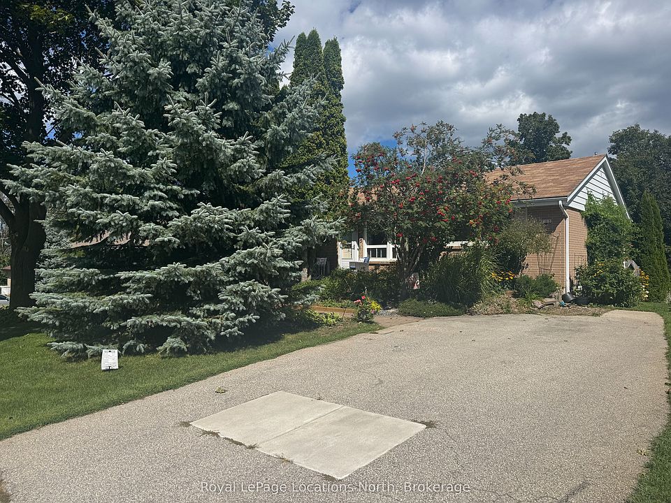 2nd image of 245 Pearson St N