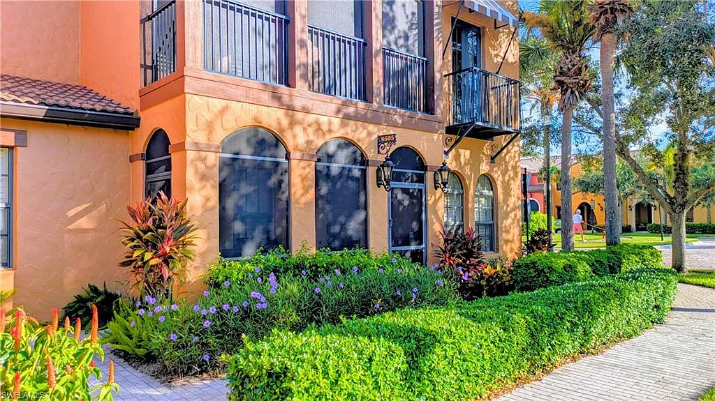 2 bed, 2.0 bath, 1225 sqft, $7,500 — Photo 3