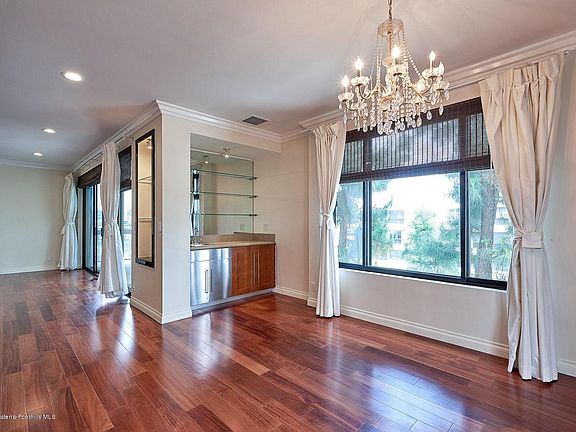 3rd image of 4460 Wilshire Blvd APT 403