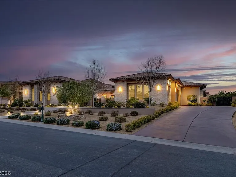 20 Pebble Hills Ct — Photo 2