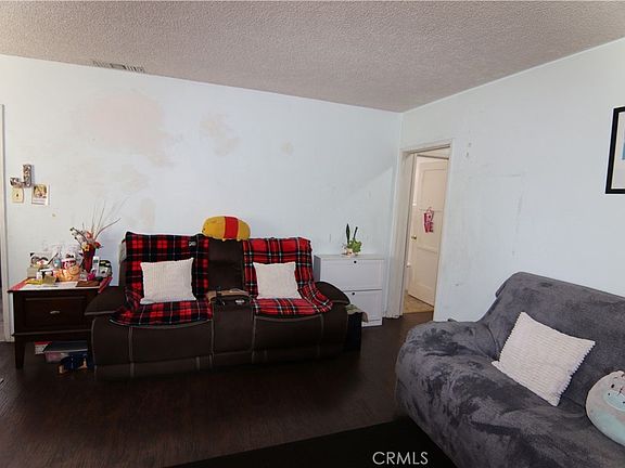 5th image of 6372 Raymond Ave