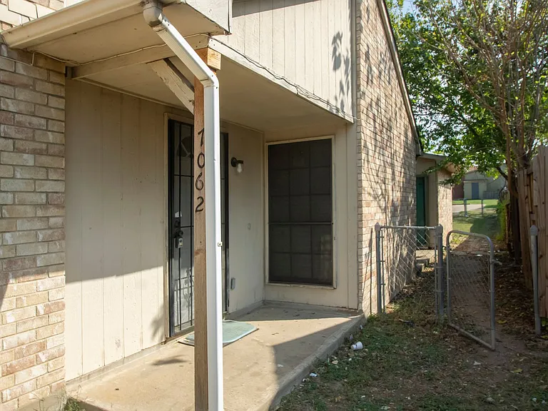 7062 Pineberry Rd — Photo 2