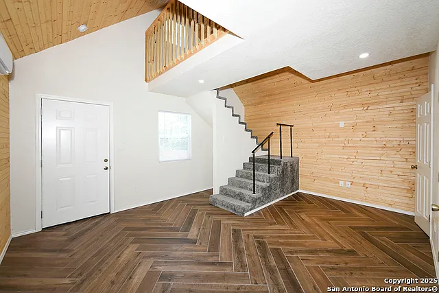 222 Highview Dr — Photo 5