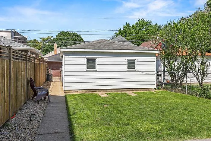 1332 Euclid Ave — Photo 3