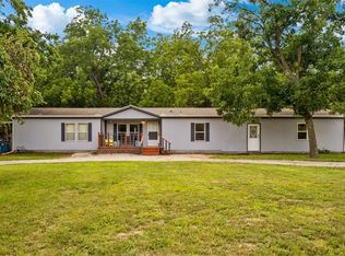 415 1st St, Le Roy, KS 66857