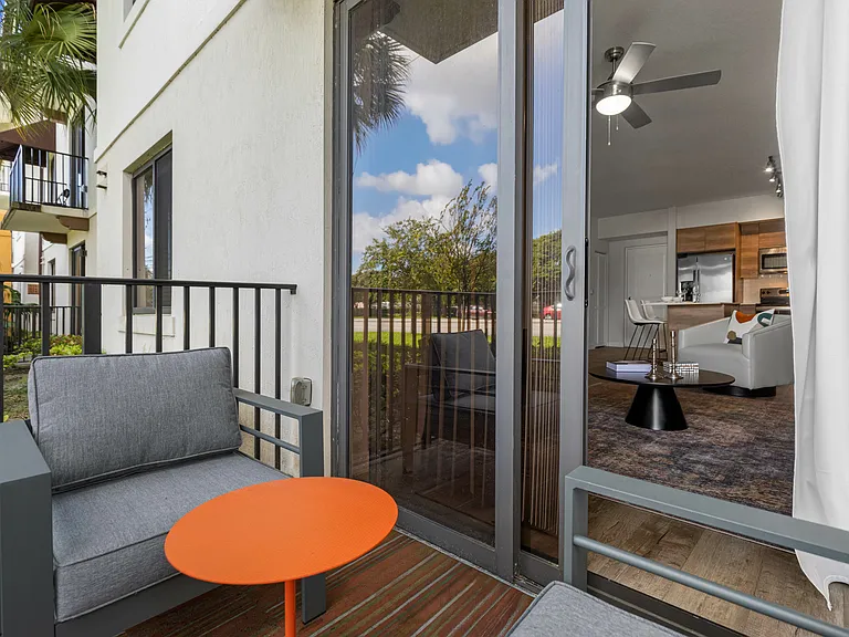 Bella Vista Apartments — Photo 14