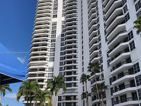 4th image of 3530 Mystic Pointe Dr Ph 7