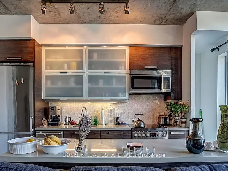 1205 Queen St W #302 — Photo 7
