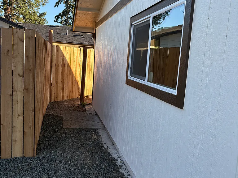 1460 Cascade Dr — Photo 19