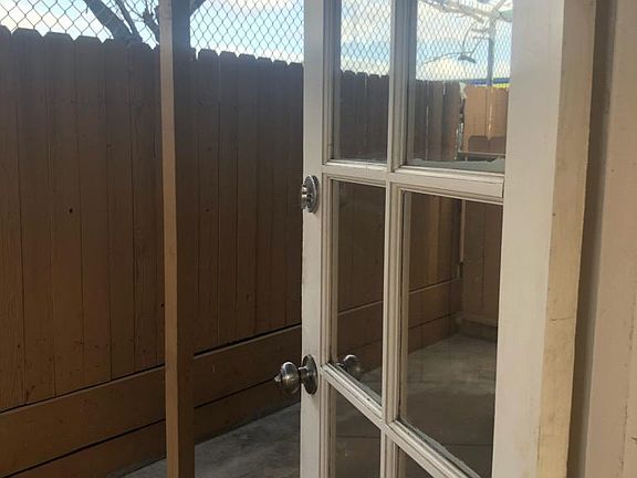 5th image of 1231 Greenfield Dr #1