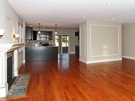 3rd image of 5041 N Oketo Ave