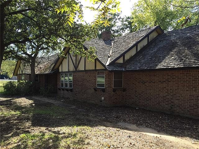 1st image of 860 Beverly Dr