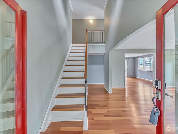 5th image of 3028 197th Avenue SE