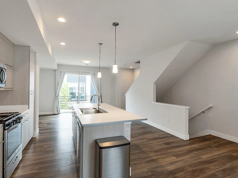 5586 W 11th Pl — Photo 6