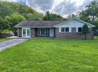 606 Kirby Rd, Raven, VA 24639