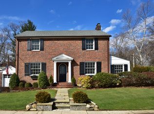 2 Forest Park Ave, Larchmont, NY 10538