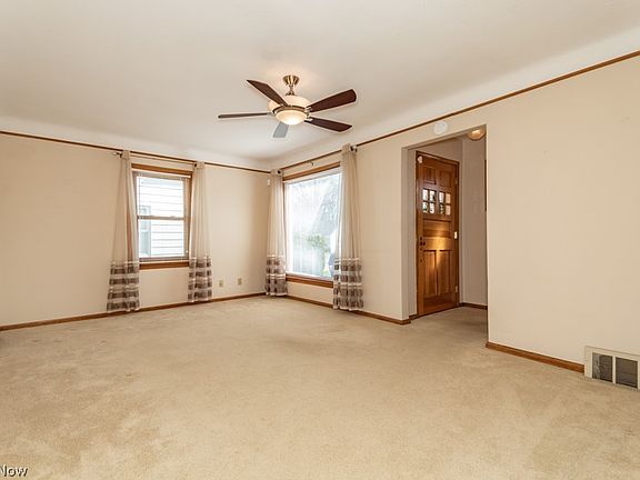 4th image of 428 E 274th St