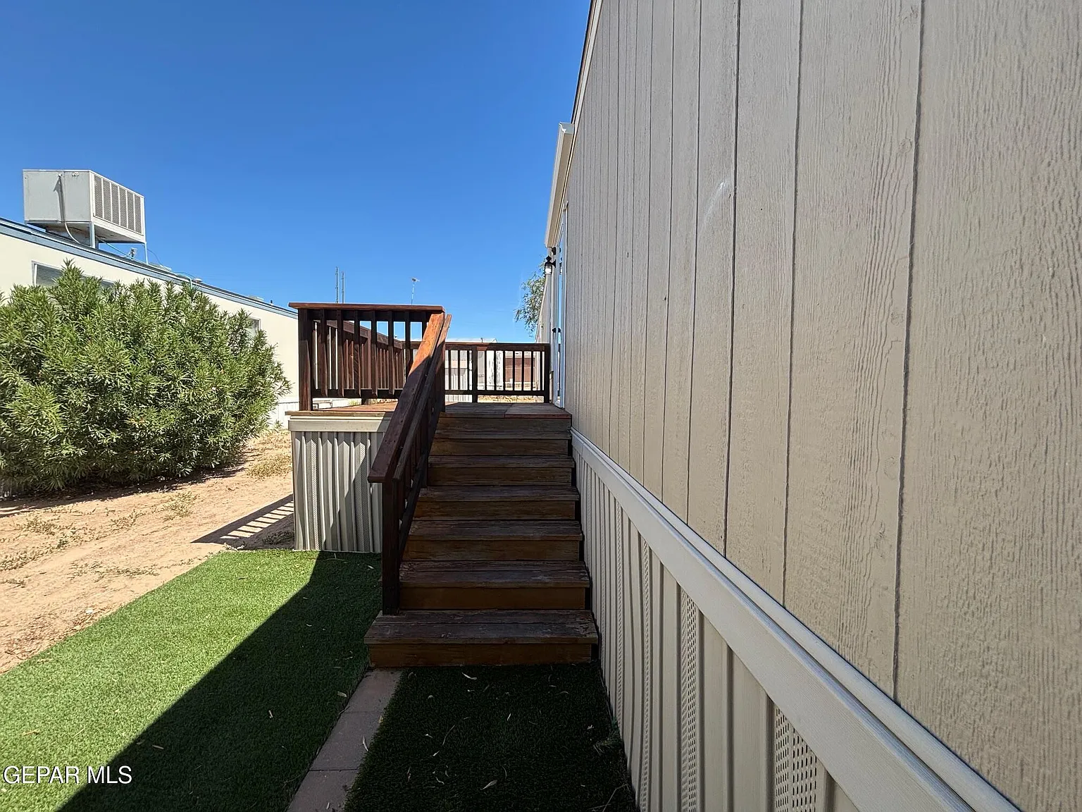 3 bed, 2.0 bath, 1216 sqft, $1,375 — Photo 3