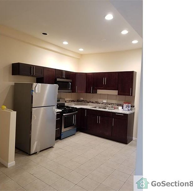 1st image of 3431 W Grenshaw St #1