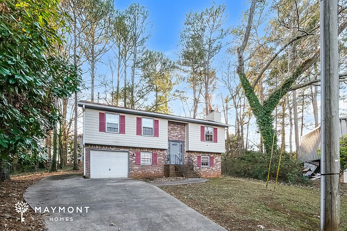 1st image of 563 Fawn Ct SE
