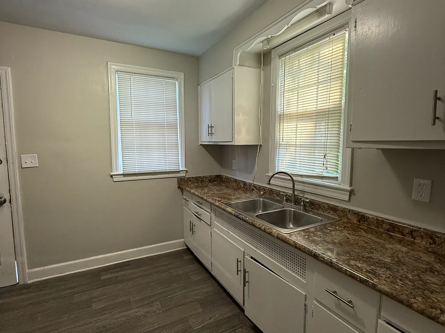 2 bed, 1100 sqft, $900 — Photo 4