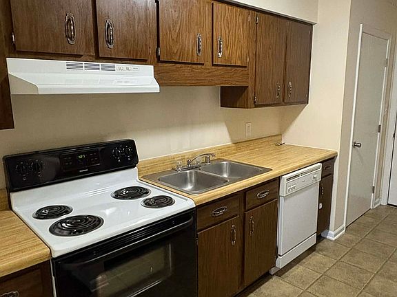 5th image of 1613 Flanigan Ct #B