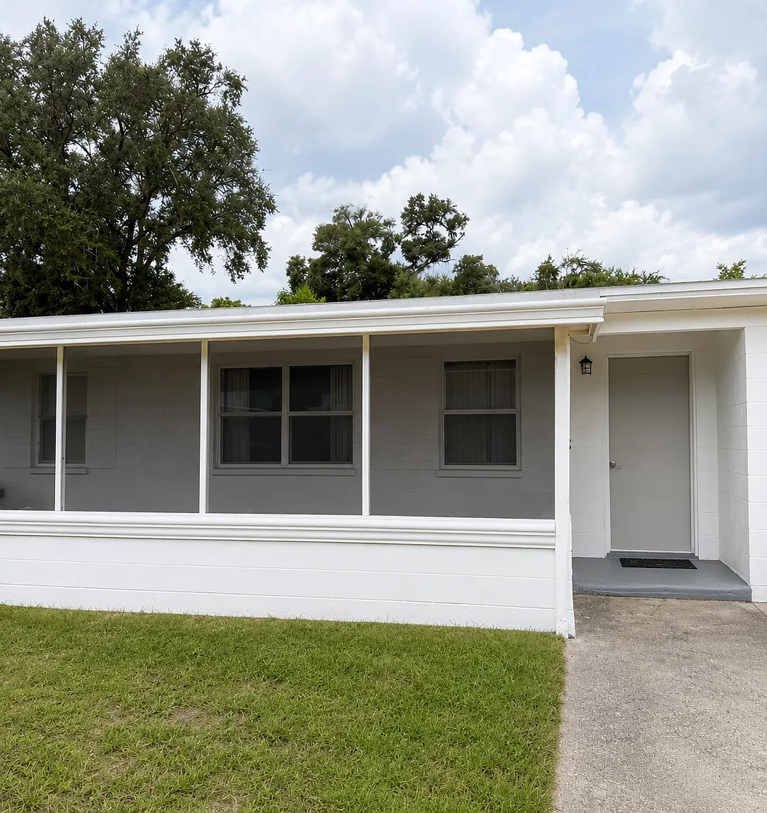 3 bed, 969 sqft, $2,100 — Photo 2