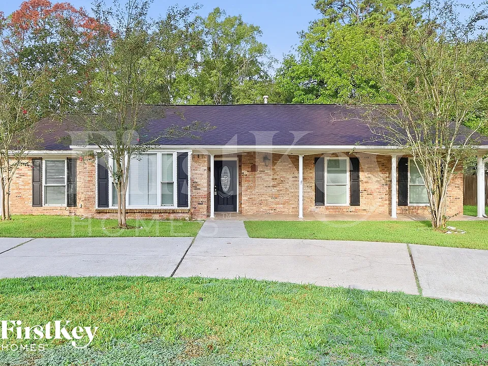 672 Ravensworth Dr