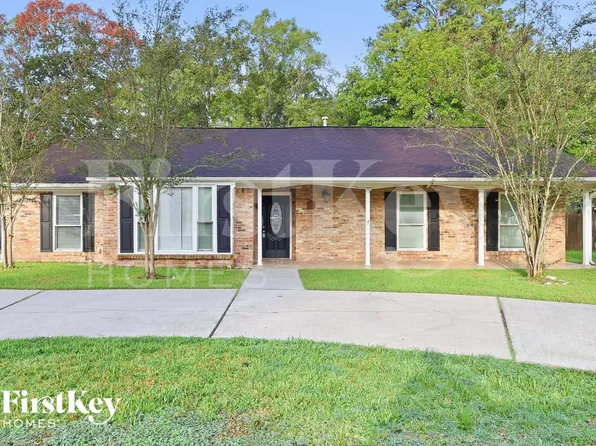 672 Ravensworth Dr, Conroe, TX 77302