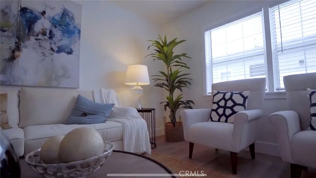 2 bed, 947 sqft, $2,300 — Photo 4