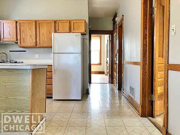 3rd image of 2334 W Belden Ave #4