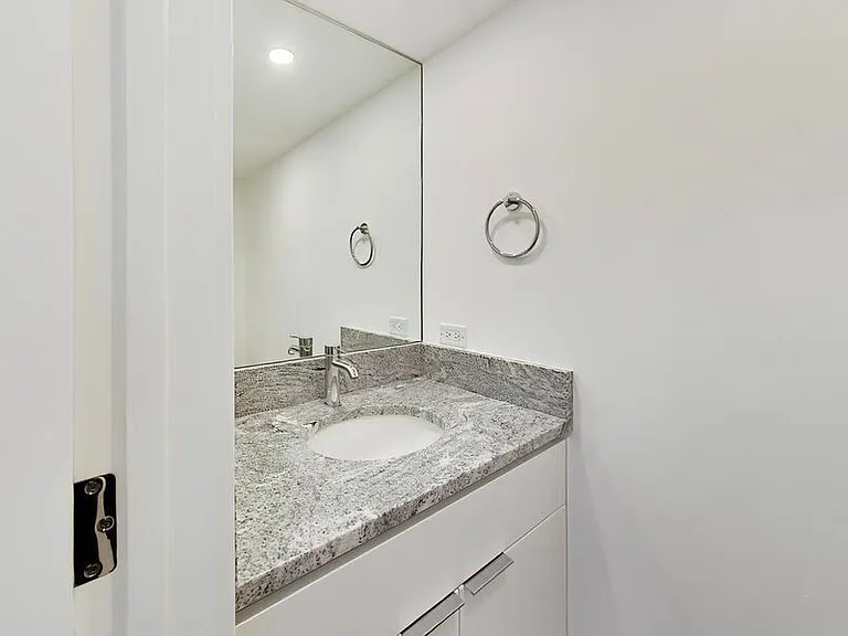 4017 San Francisco Ter — Photo 10