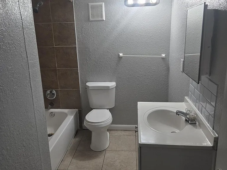 1220 Kent St — Photo 10