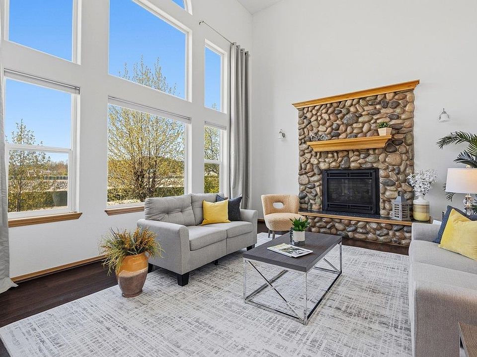 1st image of 2323 Meadow Ln
