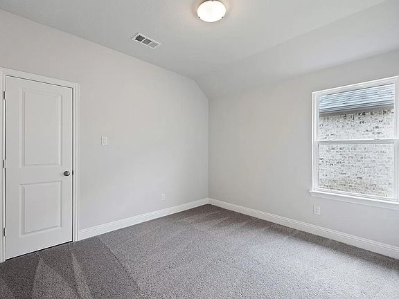 4th image of 705 Tartane Dr