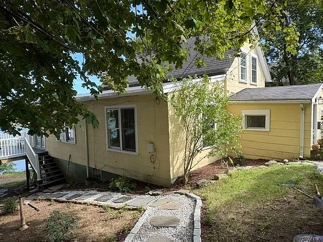 11 Richards Rd — Photo 3