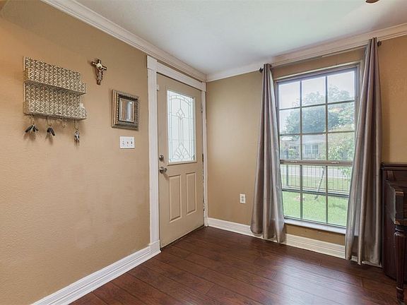 4th image of 3423 Rosemary Ln