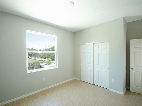 4th image of 2086 Arlington St Unit 101