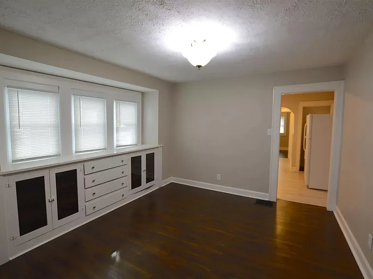 1548 Leonard St — Photo 9