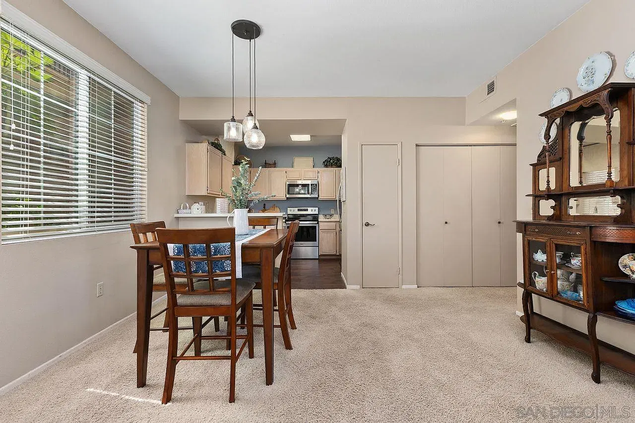 2 bed, 2.0 bath, 1140 sqft, $3,200 — Photo 3