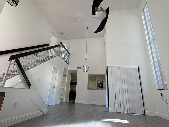 3rd image of 329 Ives Dairy Rd APT 2