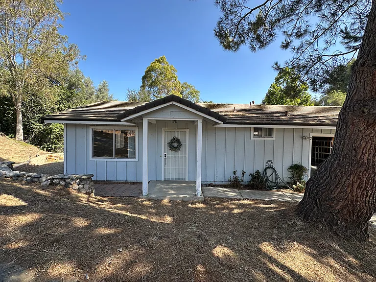 5856 La Cumbre Rd #B — Photo 1